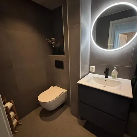 1-bedroom Apartment *